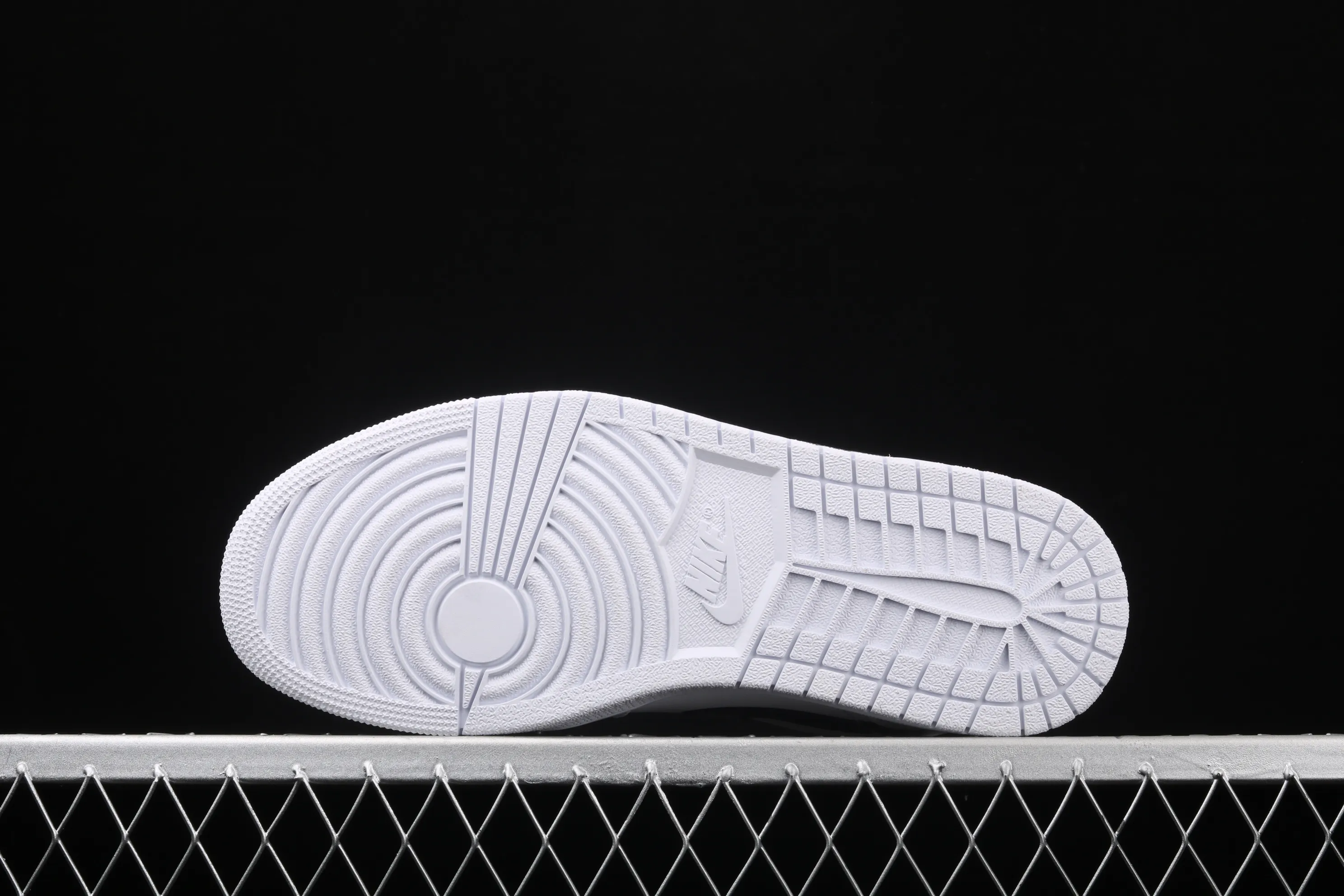 All categories Air Jordan Jordan series basketball shoes Air Jordan 1 Low New version Air Jordan 1 Low AJ1 Joe 1 low top leather cultural and leisure sports sneakers 553558-114